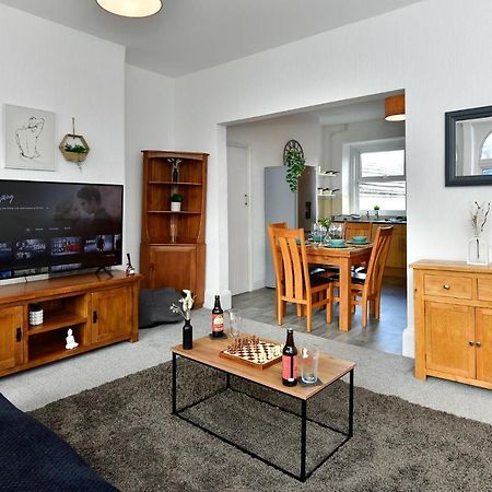 Spacious 2 Bedroom Apartment In The Heart Mumbles The Mumbles Exterior foto