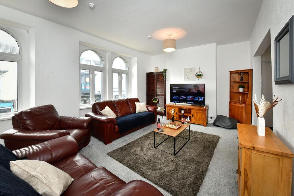 Spacious 2 Bedroom Apartment In The Heart Mumbles The Mumbles Exterior foto