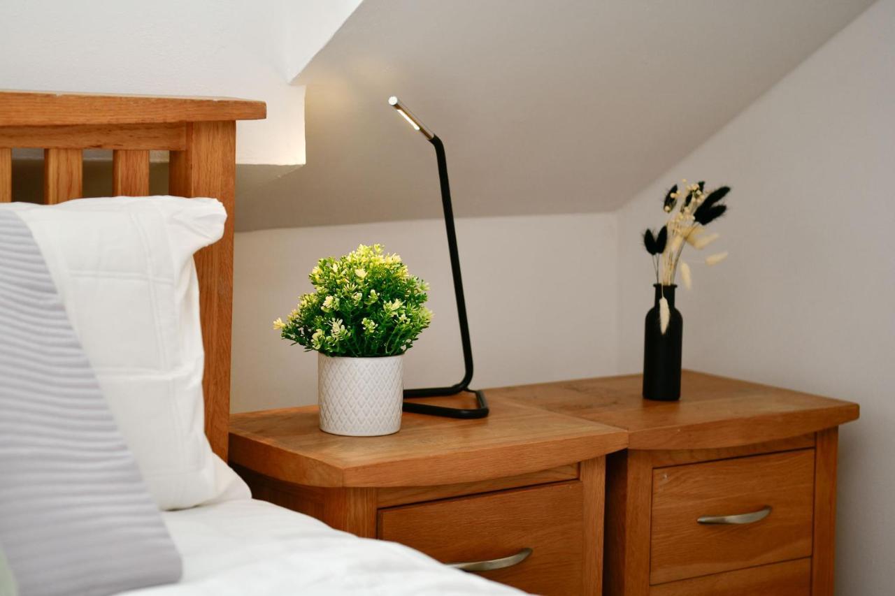 Spacious 2 Bedroom Apartment In The Heart Mumbles The Mumbles Exterior foto